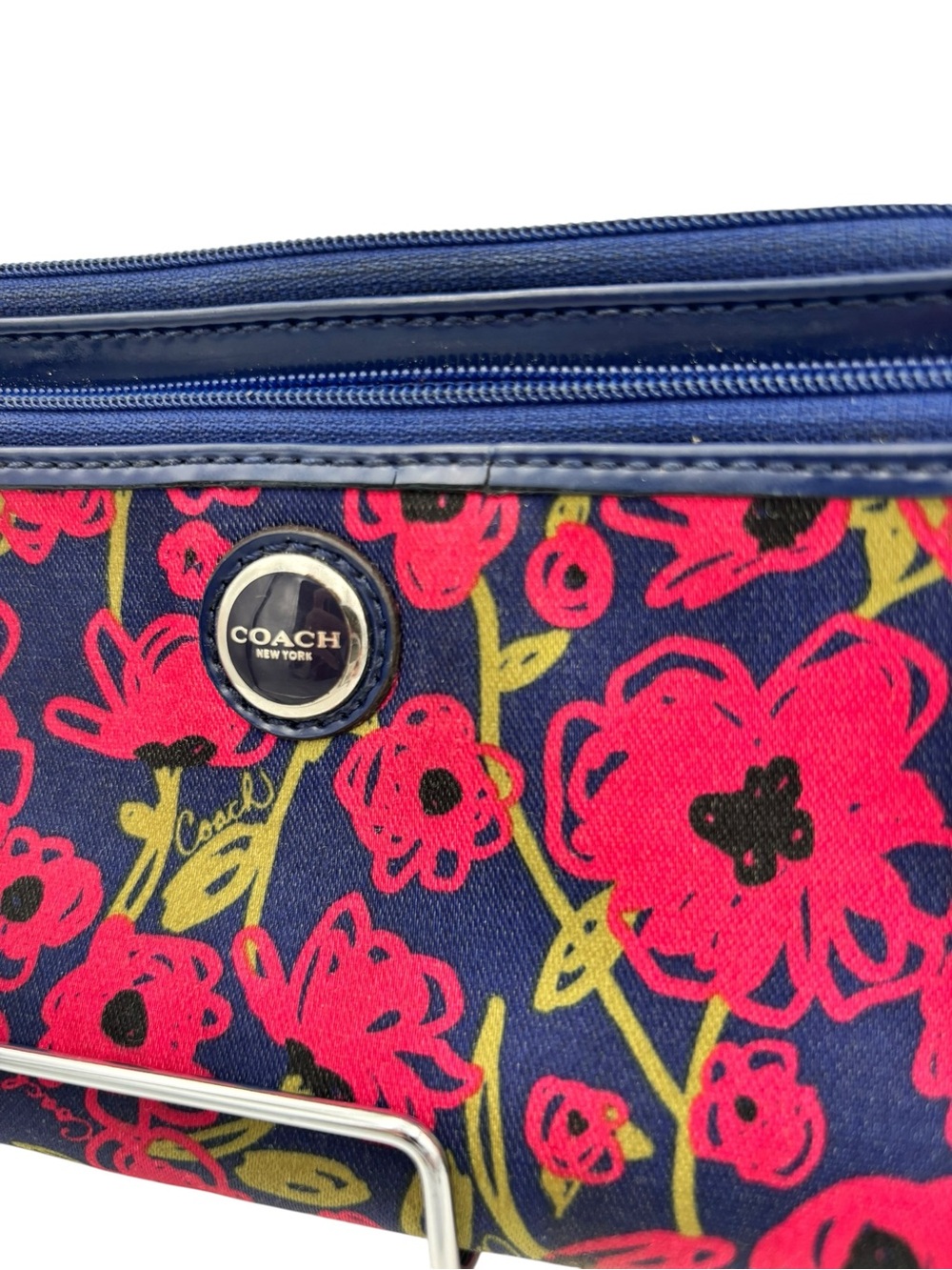 Coach Poppy Floral Graffiti Zip Around Wristlet Wallet (2010) - Picture 12 of 13